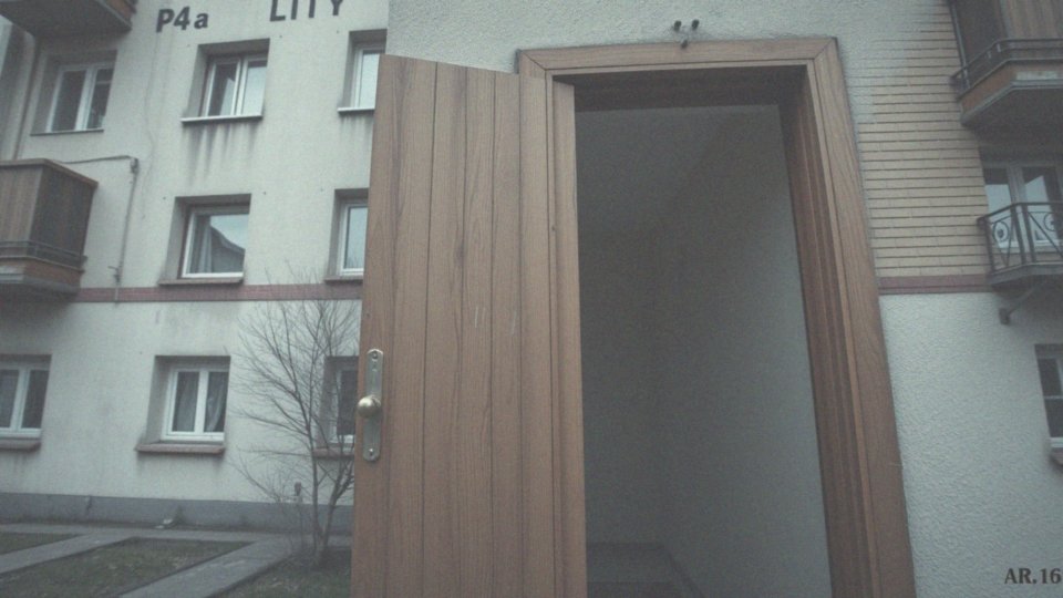 Co się dzieje, gdy dłużnik nie otworzy drzwi komornikowi?