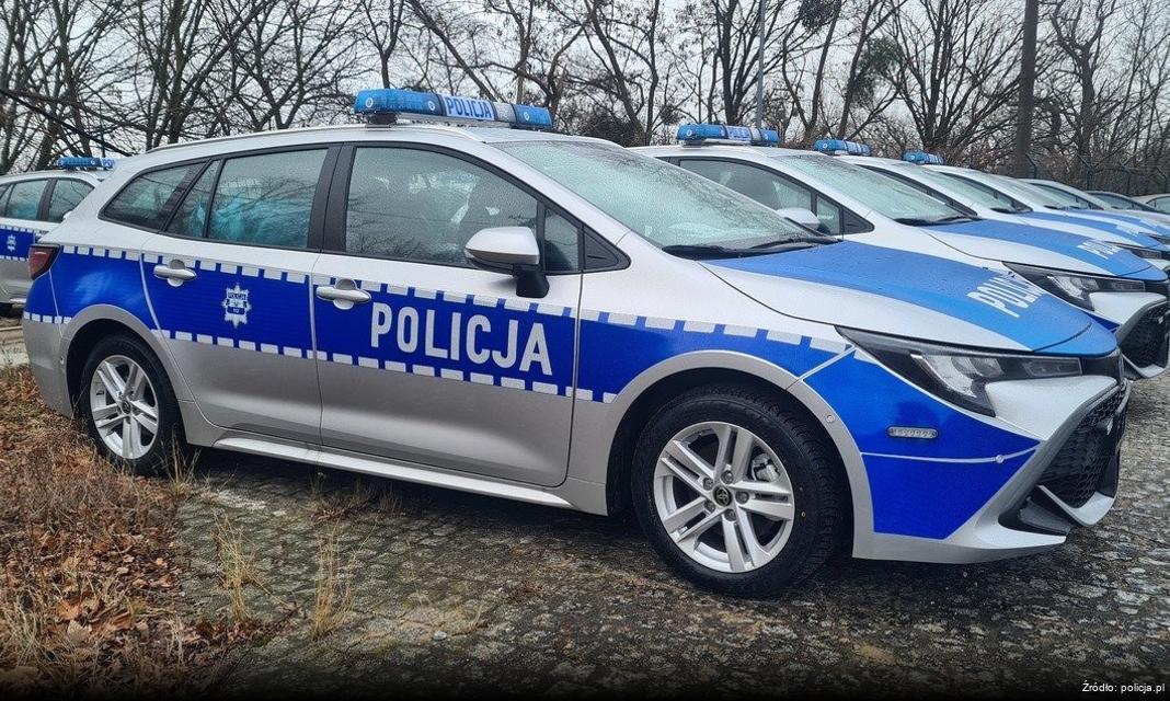 Interwencja Policji na Krupówkach po Zgłoszeniu o Nietrzeźwym Mężczyźnie